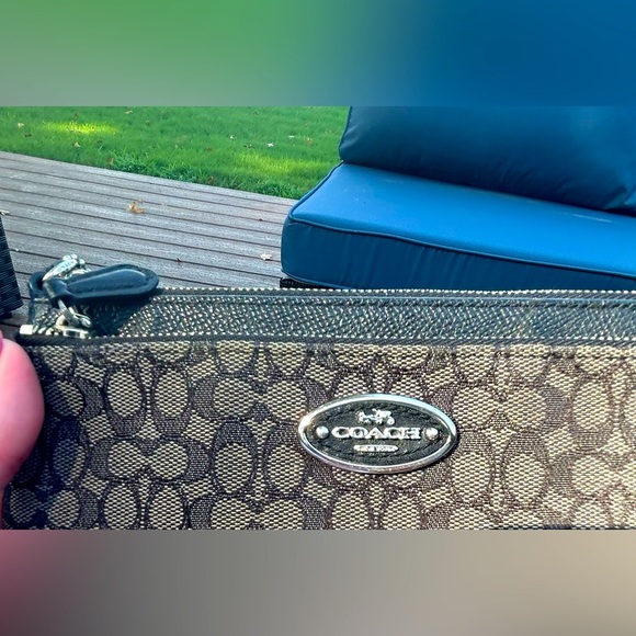 Coach Signature Black Smoke Double Zippered Wristlet/ Long Wallet With Hang Tag - Picture 4 of 16